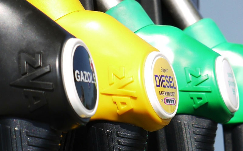 Auto: stop vendita modelli benzina e diesel dal 2035