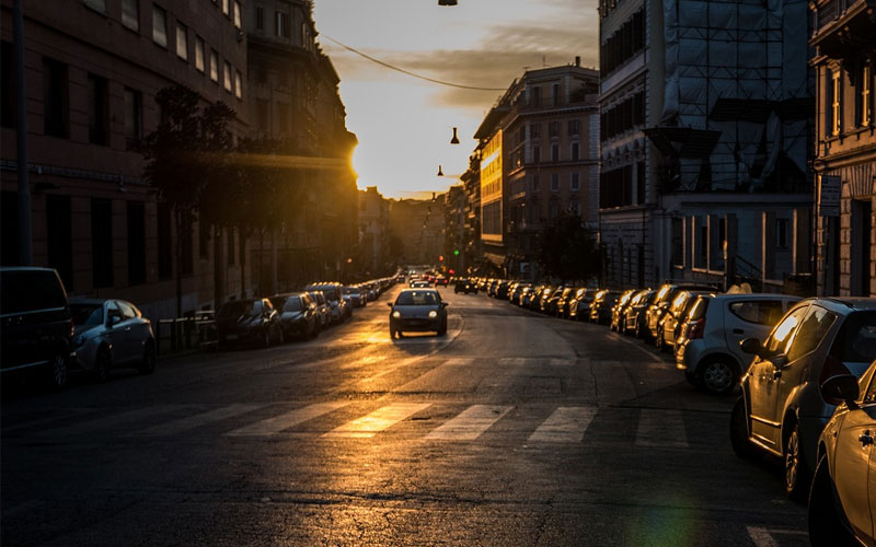 Codice della Strada: non si fumerà in auto (forse)