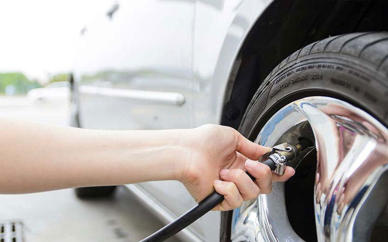 Pressione pneumatici: come e perchè controllarla