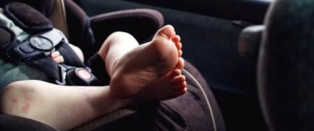 Seggiolini: obbligatorio l’antiabbandono