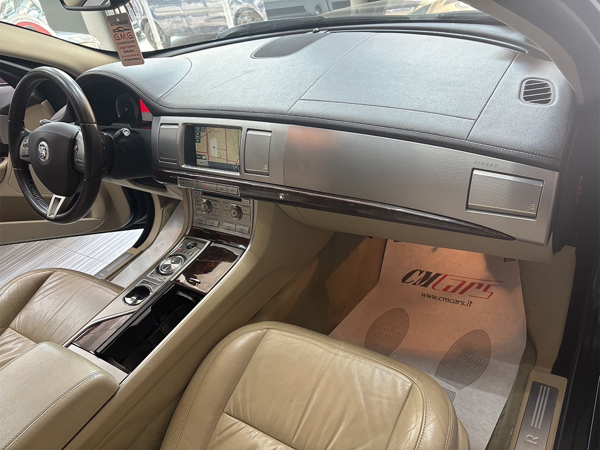 Jaguar XF 3.0d V6 Premium Luxury Automatica