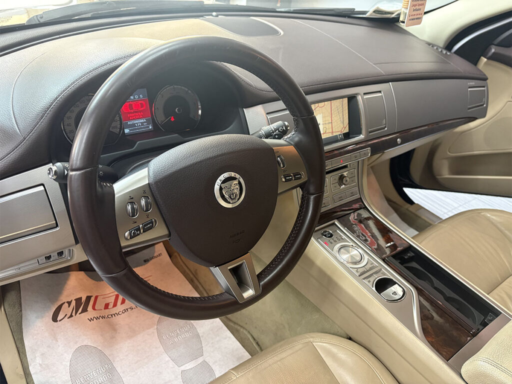 Jaguar XF 3.0d V6 Premium Luxury Automatica