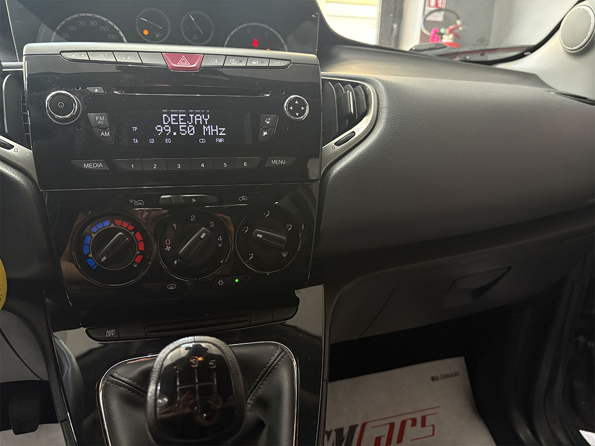Lancia Ypsilon 1.3 MJT 95cv Gold ITALIANA
