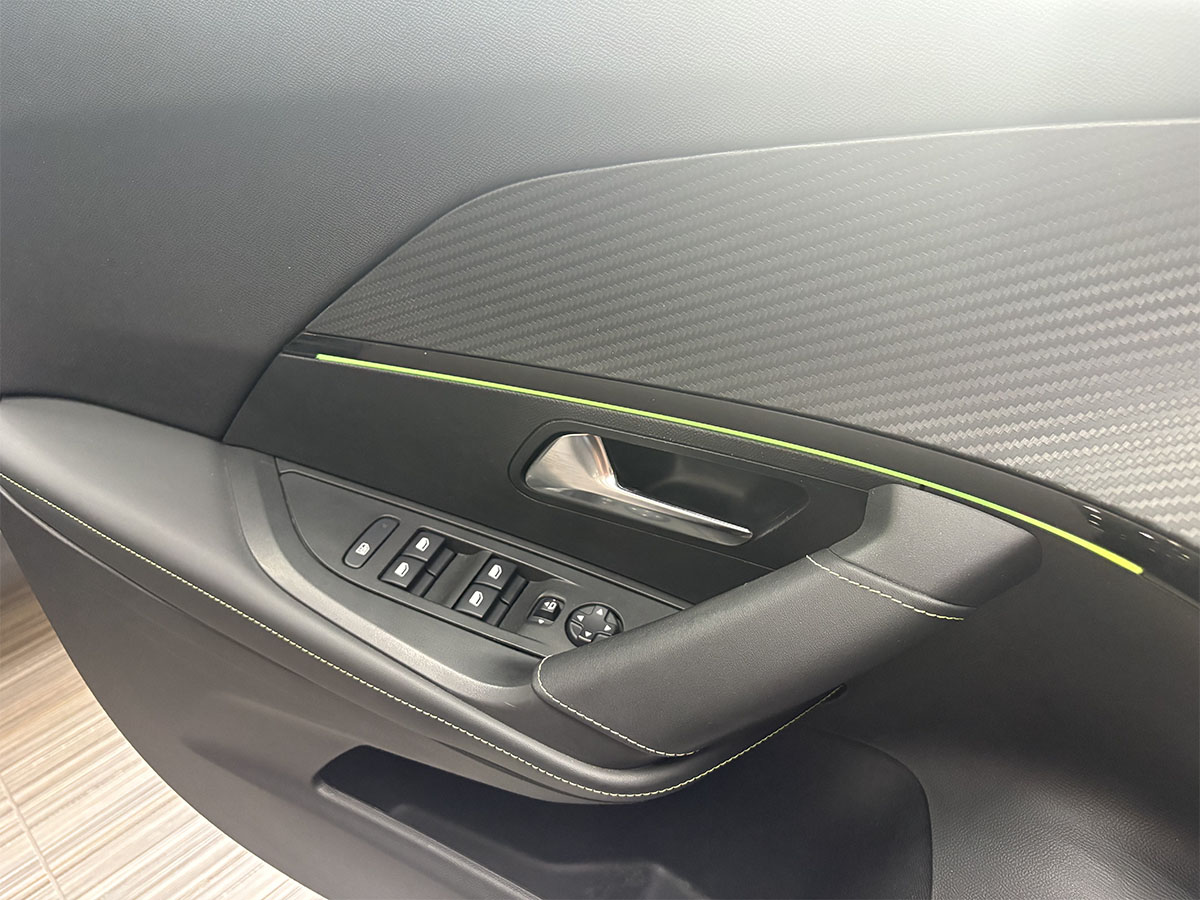 Peugeot 2008 1.5 Bluehdi 130cv EAT8 Automatica GT Line