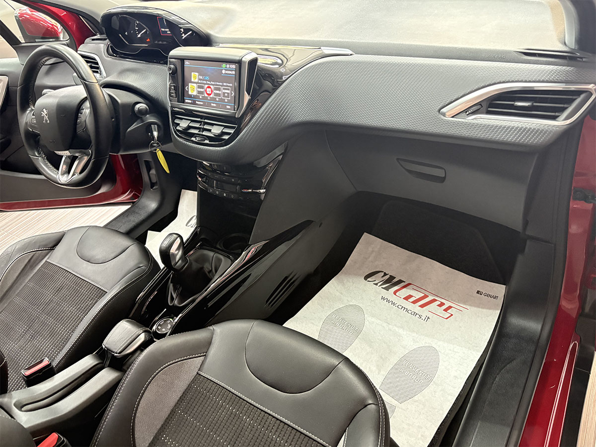 Peugeot 2008 1.2 Puretech Turbo 110cv Allure