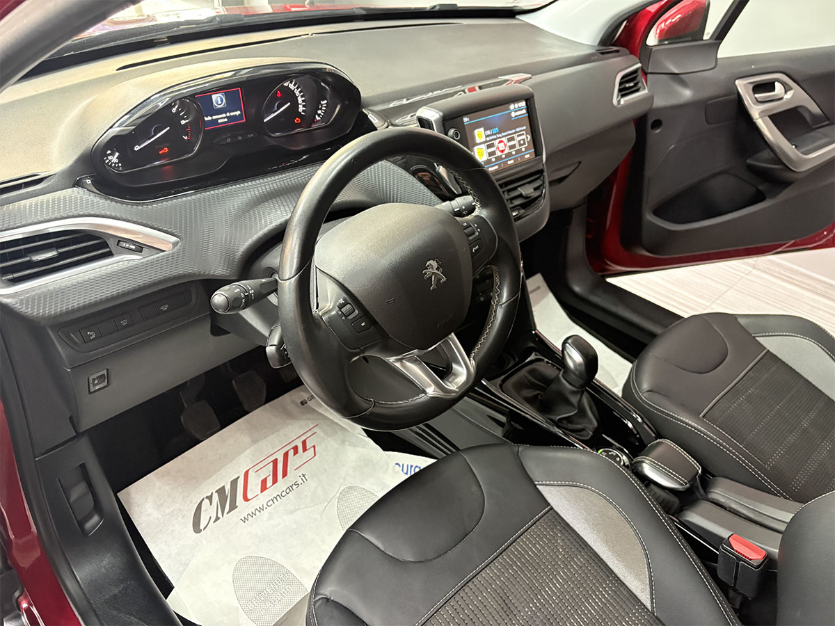 Peugeot 2008 1.2 Puretech Turbo 110cv Allure