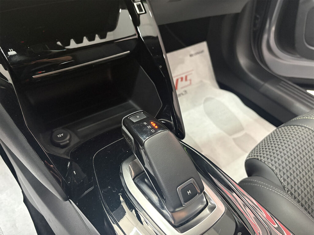 Peugeot 2008 1.5 Bluehdi 130cv EAT8 Automatica GT Line