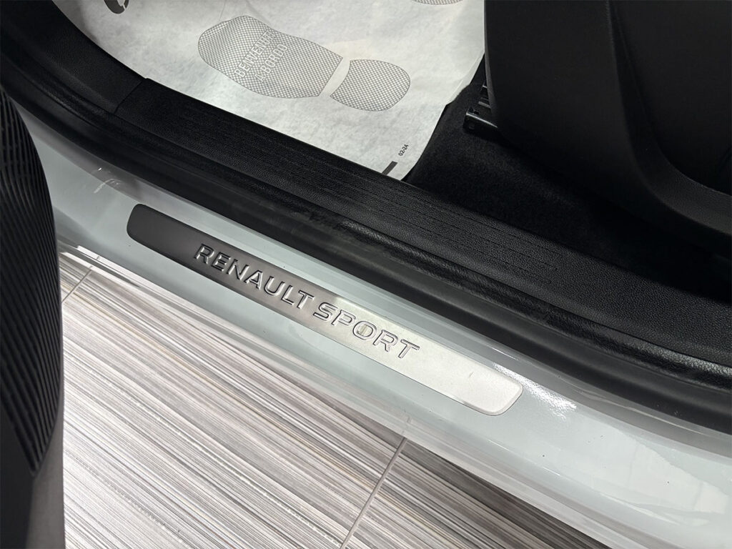 Renault Captur 1.6 E-Tech Full Hybrid 145cv RS Line Automatica