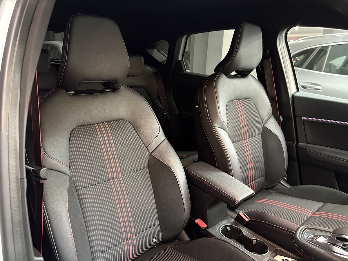 Renault Captur 1.6 E-Tech Full Hybrid 145cv RS Line Automatica