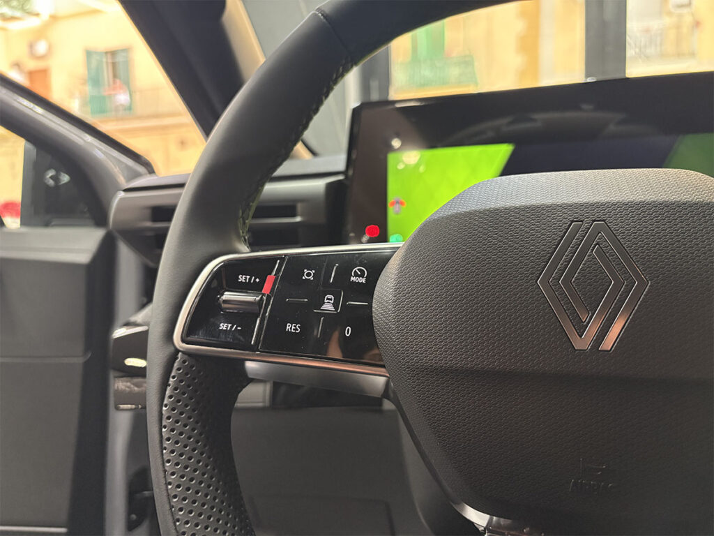 Renault Clio 1.8 Full hybrid E-Tech Techno 160cv Automatica ITALIANA – KM ZERO