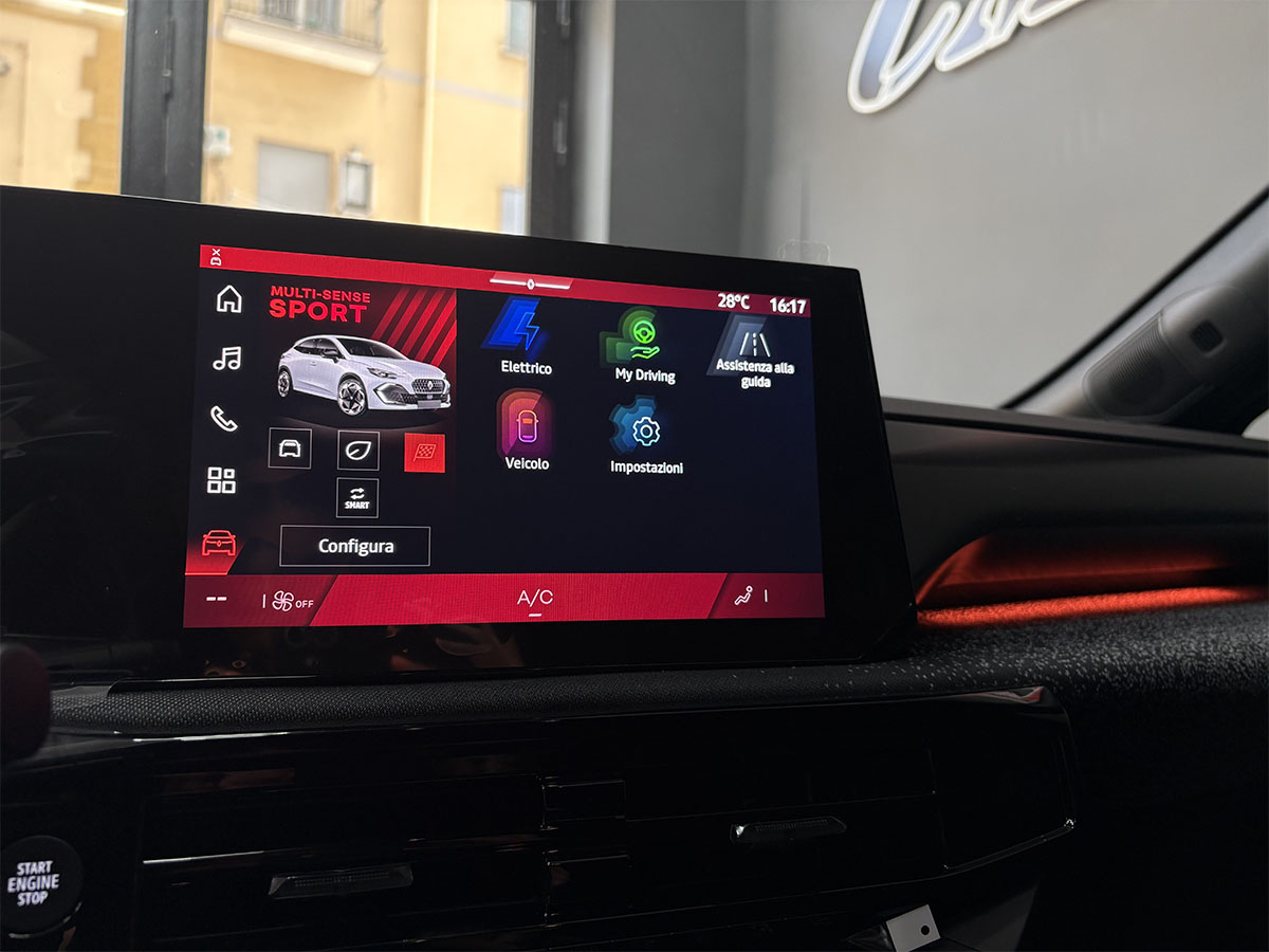 Renault Clio 1.8 Full hybrid E-Tech Techno 160cv Automatica ITALIANA – KM ZERO