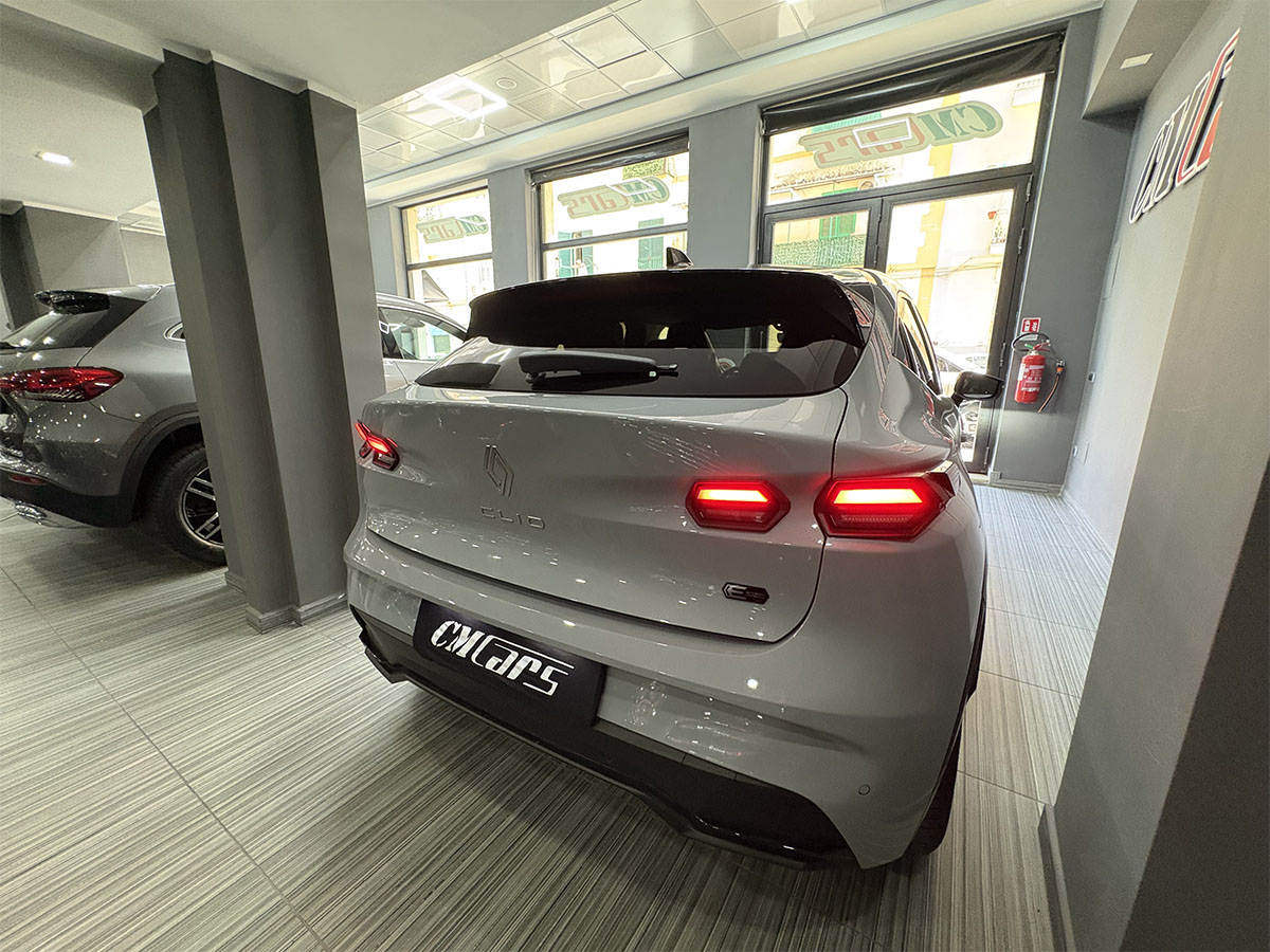 Renault Clio 1.8 Full hybrid E-Tech Techno 160cv Automatica ITALIANA – KM ZERO