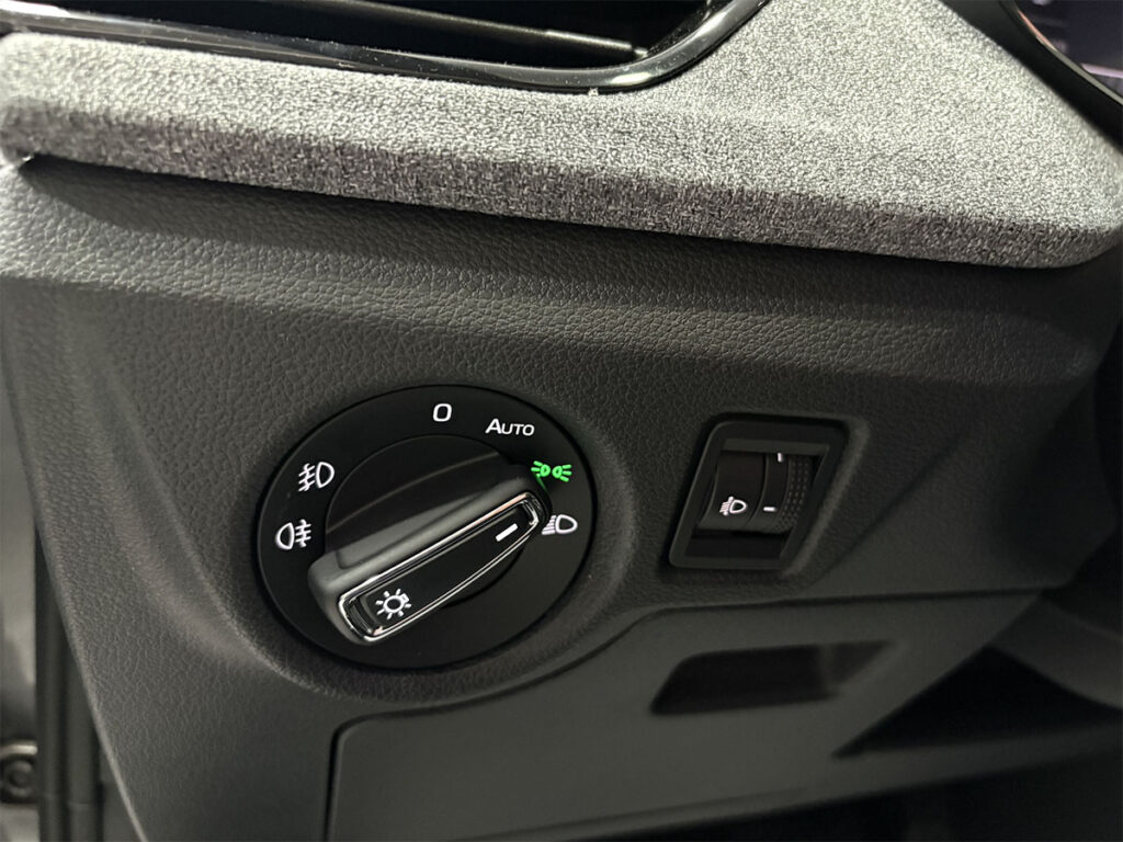 Skoda Kamiq 1.0 TSI 115cv DSG Automatica Black Dots ITALIANA – KM ZERO