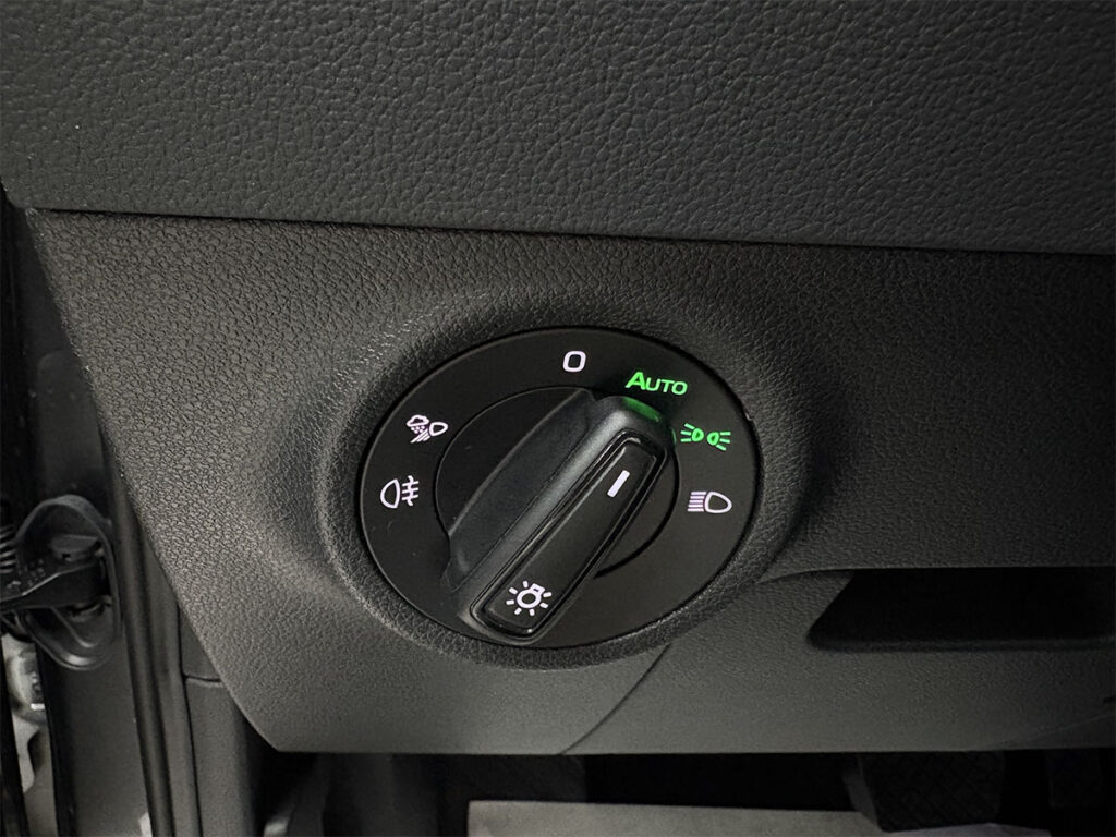 Skoda Karoq 2.0 TDI 150cv DSG Executive ITALIANA – KM ZERO
