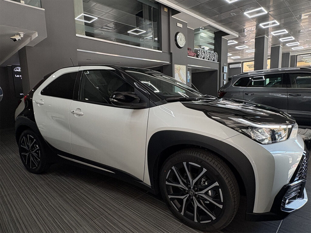 Toyota Aygo X 1.5 HEV Full Hybrid 116cv GR Sport e-cvt ITALIANA – KM ZERO