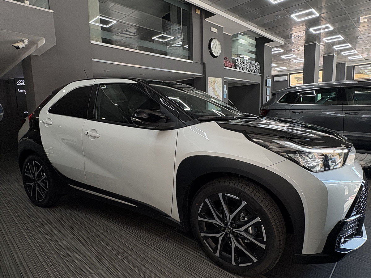 Toyota Aygo X 1.5 HEV Full Hybrid 116cv GR Sport e-cvt ITALIANA – KM ZERO